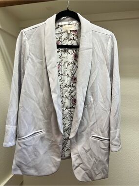 Skies Are Blue Light Gray Women's Open-Front Blazer